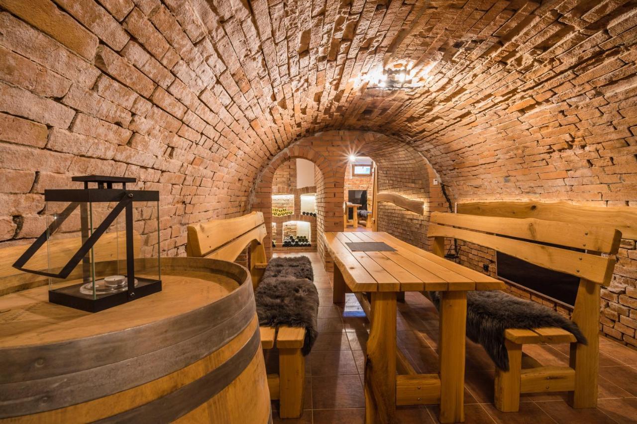 Vinoza - Ubytovani A Vinny Sklep Velke Bilovice Rulandova Luaran gambar