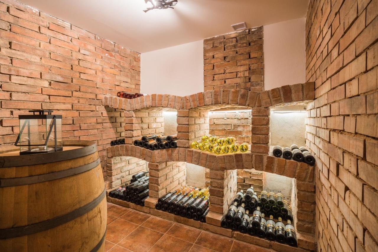 Vinoza - Ubytovani A Vinny Sklep Velke Bilovice Rulandova Luaran gambar
